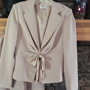 ⚡SALE⚡TALBOT'S  BEIGE SILKY SUIT SZ 10